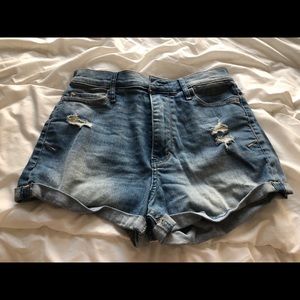 (NEW) Hollister High Waisted Jean Shorts